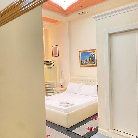 Hotel Pasarela Μπεράτ Εξωτερικό φωτογραφία