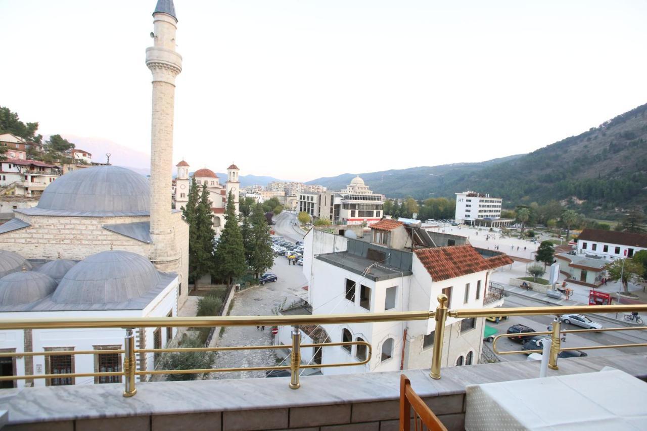 Hotel Pasarela Μπεράτ Εξωτερικό φωτογραφία