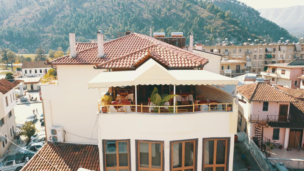 Hotel Pasarela Μπεράτ Εξωτερικό φωτογραφία