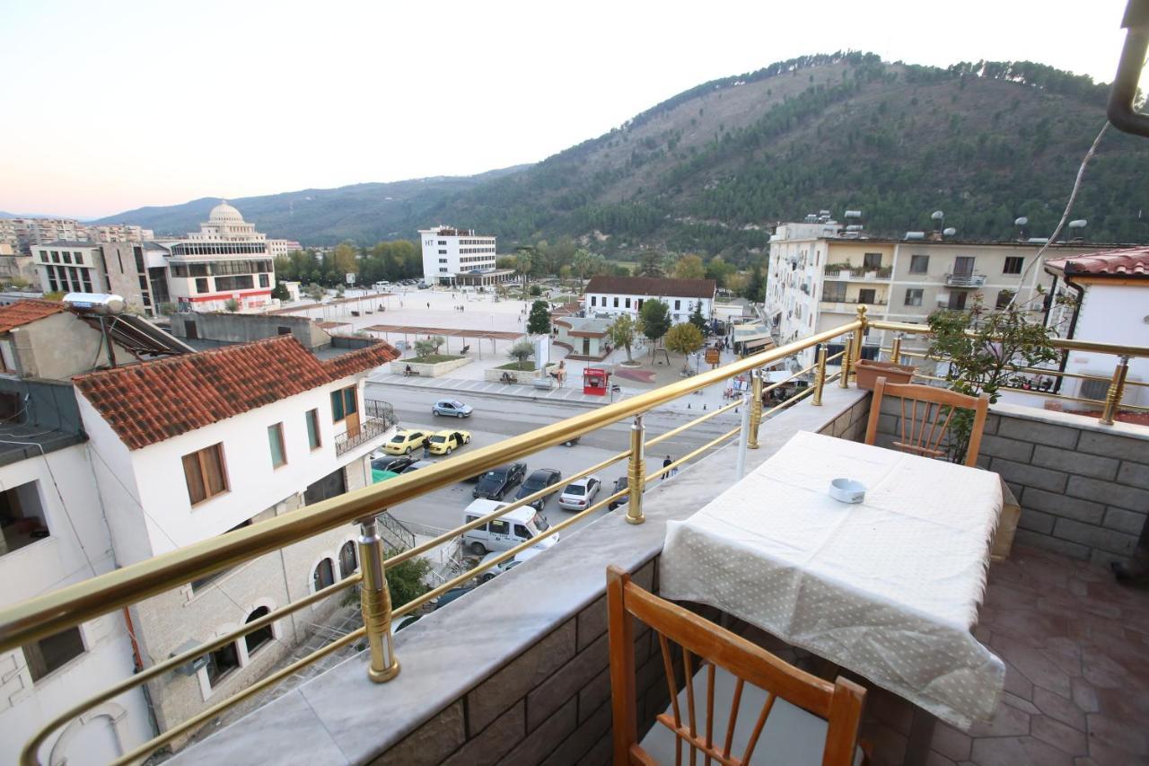 Hotel Pasarela Μπεράτ Εξωτερικό φωτογραφία